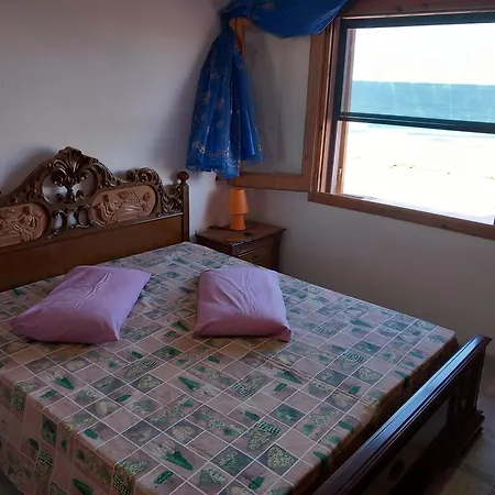 Lägenhet La Roccia Sul Mare